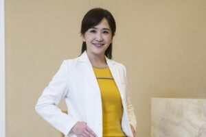 外表比实际年龄小10岁!冻龄女中医彭温雅公开:我靠3招抗老回春,自己试过有效才分享