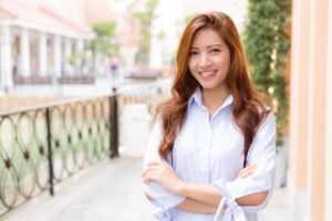 她明明50岁却像35岁贵妇！名医的抗衰老秘诀：天天吃2食物，让你变年轻、不老化