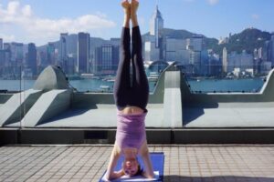 50岁也能容光焕发！打造健康身材、好气色，名人指定瑜珈老师这样“逆龄”