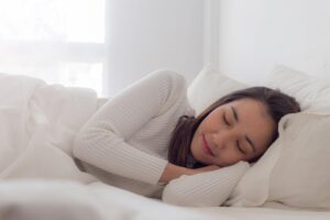 抗老要擦保养品？睡眠更重要！深度睡眠有助延缓老化