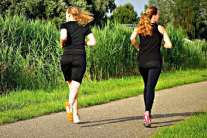 守护更年期健康 3招远离骨松及心血管疾病