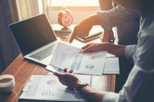 43岁才有第一桶金 靠股房把200万变3亿