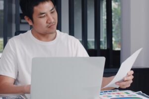 靠股票存到1千万，月花2万不婚无子，退休够用吗？专家苦劝会后悔的3个理由