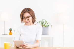 中年后还被钱追着跑,卡住的人生有救吗?记下这6点厘清财务状况,夺回人生发球权