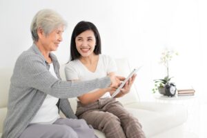 退休后,别太有自信不会被骗,他们的老本全被骗光!4个防堵术记下来保平安