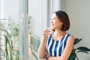 退休后,花钱别再锱铢必较!节俭不是美德,也千万别再“努力”赚钱