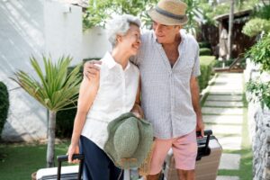 60后不买房，能靠股息住饭店养老？专家教这招，退休年提200万、还能再花30年