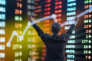 45岁才开始存股，220万本金滚到4600万！这8档私房股是他的新欢和旧爱