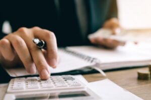 退休后的第三人生，该买台积电吗？施昇辉：先问自己“3个问题”再做决定！