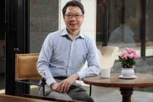 投资也要“断舍离”！ 阮慕骅人生体悟：做对赚钱2策略，赚到退休、赚到自由健康