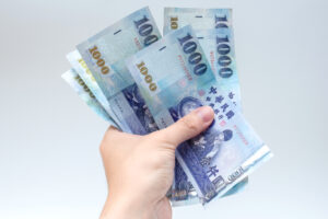 劳保退休金早5年申请，先领100多万更划算！他破解：慢5年花13.9年才领得回