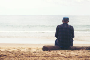 他把财产全给儿,却遭弃养没有任何生活费!2例子告诉我们:自己的财产,要签附负担赠与契约
