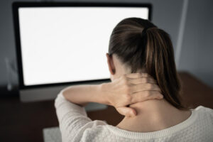 中年后富贵包、肩膀厚易酸痛,开始走向“亚健康”!3分钟疏通后背气血、消除虎背熊腰