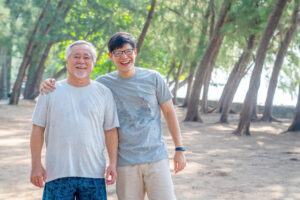 父亲生前赠与哥哥房产，她要求拿出来重分配！律师解惑，能把房产加遗产再分配吗？