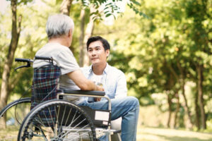 弟弟不管事都我一个人照顾父亲！一个故事告诉你：照顾父母的人能拿较多遗产吗？