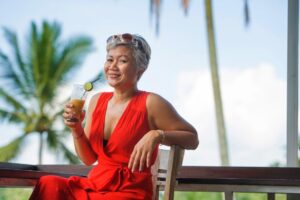 不要留下财产，破产上天堂！2件事告诉我们：把钱用完，是为了子女们着想