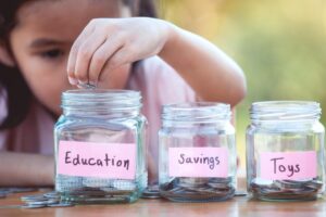 永远不要告诉子女“自己多有钱”!500个千万富翁经验:靠这10守则养出会赚钱的孩子