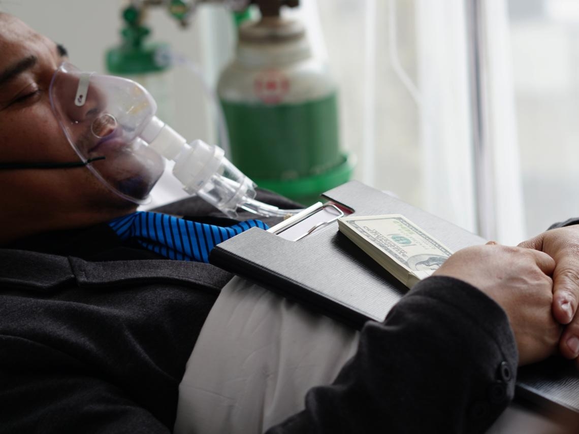 就医住院看清楚！她帮儿子买终身医疗险20年，没注意这几个字、近百万元理赔金飞了 – 大保社