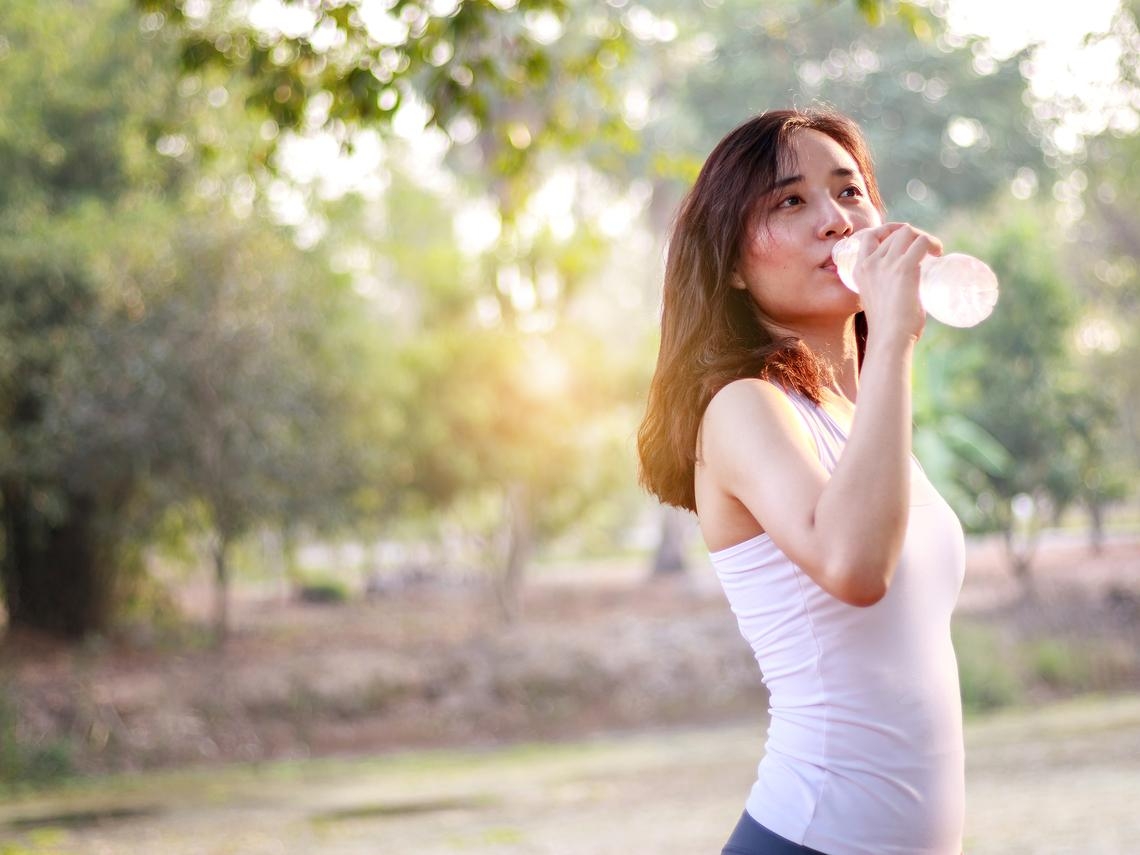 45岁迎来更年期,失眠热潮红、心悸频尿?弄懂10个症状改善法,平心对待更年期 – 大保社