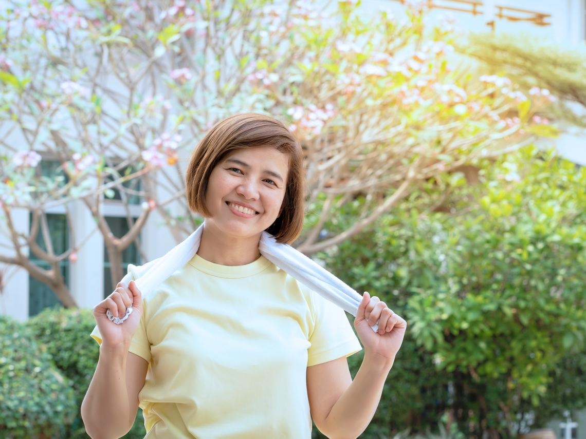 远离头痛、睡不好、热潮红！更年期的保养方：延缓老化，补充更年期时所需的养分 – 大保社