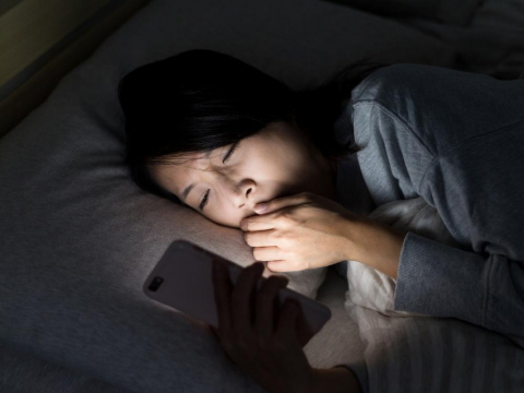 下班后滑手机、追剧只会让你更累！耍废放松不是什么都不做，专家：这7件事舒压最有效 – 大保社