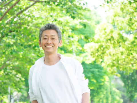 他全勤工作27年退休公司只送电影票、没钱探望子女，网友怒捐380万！单亲父不敢信：我哭3天 – 大保社