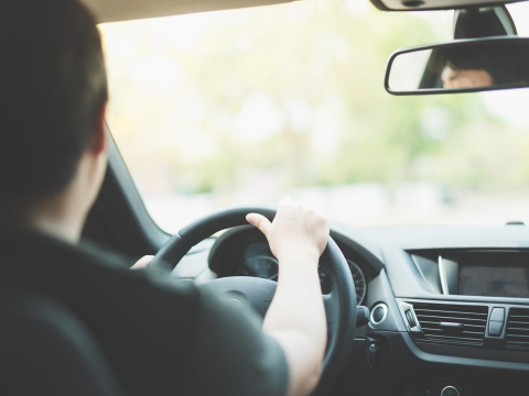 年薪300万留美双硕士，拥阳明山房产和3店面却兼职开Uber，40多岁的他说：生活太无聊了！ – 大保社