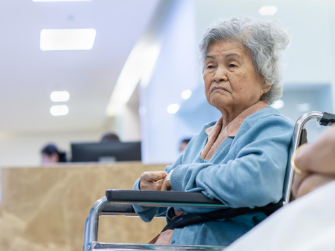 60岁进养老院，没想到90岁还健在“人比存款更长寿”…细思极恐：6个故事，别太早住养老院 – 大保社