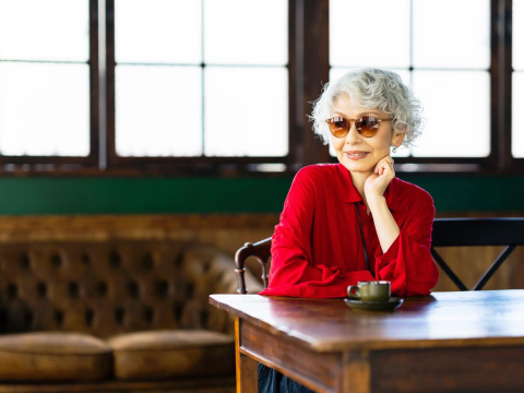 她50后学游泳、70岁拿七张法国菜证书当主厨、80后用法文写作！“在剩余日子，具有令人无法抗拒风韵” – 大保社