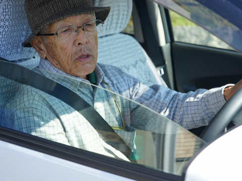 91岁翁“驾照注销”硬上路！她38岁才生下独子遭撞身亡…高龄驾驶规范，台日法令一次看 – 大保社