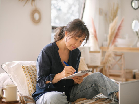 “被退休”的金融高层怎么活下去?跨出这一步,她从闲人变娴人…第三人生这样过有意思 – 大保社