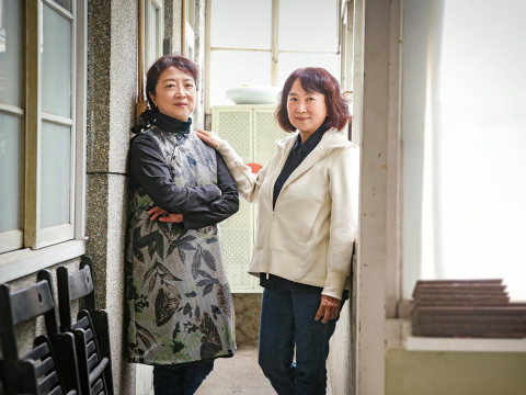 这个家族是“稿纸糊成”的…活着的人有见证权利，母亲走后朱天文、朱天心姐妹想把故事说下去 – 大保社