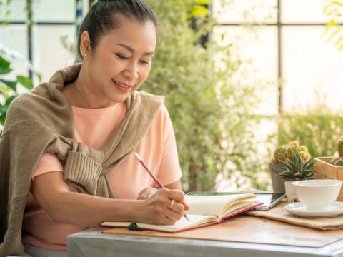夫逝三年想再婚,子女怕分不到财产坚决反对!妈妈怒撕赠与契约:我会把钱花光,房子谁也不给 – 大保社