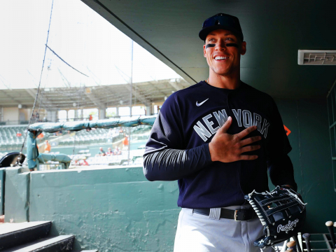 出生第1天被遗弃、至今不知亲爸妈…他追平美联61轰纪录藏洋葱，洋基“法官”：我在养母心里长大 – 大保社