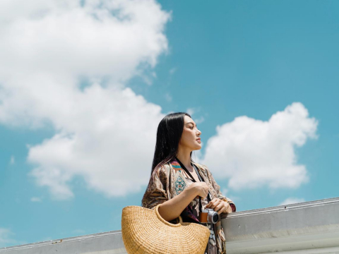 累积19年的钱，花光只需1年！女儿当家教发薪后7件宅配同时上门，母：能怎样，毕竟她花自己的钱 – 大保社