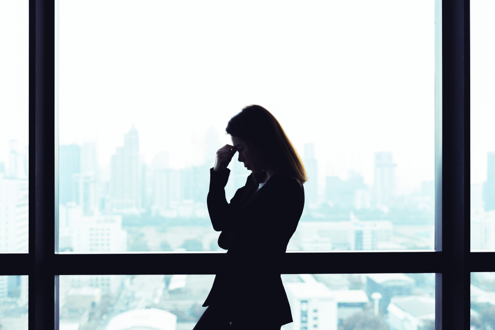 妈妈怕累、姊姊太懒…她月薪2万5养一家3口,每天被客人骂到生病…“寄生家人”让全家都毁了 – 大保社