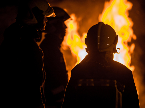 31岁儿找不到工作、伸手讨钱，遭斥“不长进”竟烧全家8口葬火海！身为父母如何不养出啃老族？ – 大保社