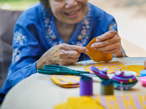 忘了全世界，却没忘记孩子！9旬失智翁“不知儿已长大”深夜徘徊国小：来接下课⋯逼哭众人 – 大保社