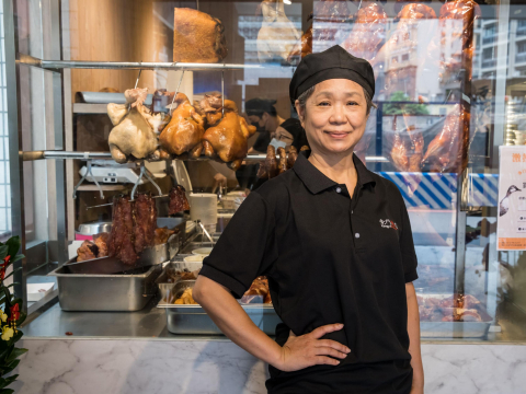 挣脱断掌命！前夫外遇、独子骤逝、亲家争产…东门鸭庄创办人66岁重启炉灶：“不想让孙子看不起” – 大保社