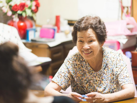 一场大病后，她决定将名牌包收藏送网拍…银发族成二手拍卖大户：我不想走后造成晚辈的麻烦 – 大保社