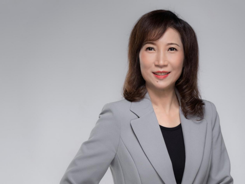 突然被告知脑膜瘤要开刀!女总裁吴惠瑜:当一张卫生纸都拿不住,我彻底改变了人生观 – 大保社