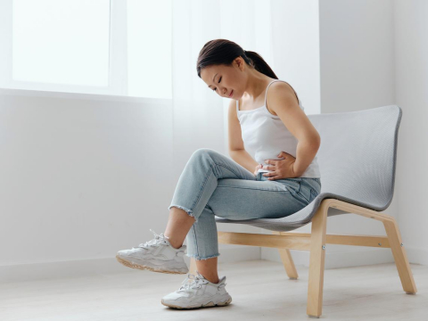 他52岁腹痛腹胀挂急诊，确诊竟脑出血！如果排便困难，别过度用力，应用3种疏通方法 – 大保社