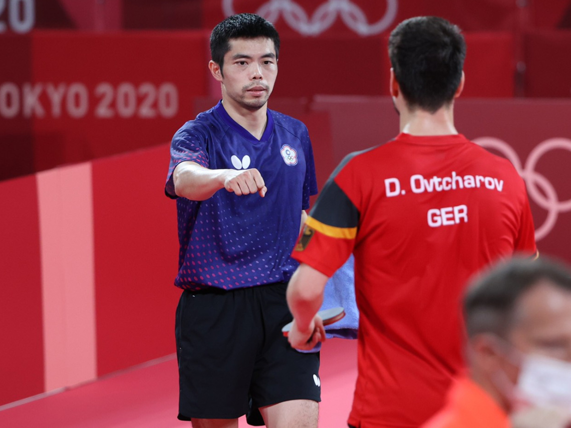 桌球教父庄智渊“最好笑的一场比赛”！搬桌、自己翻记分牌、还帮对手CPR… – 大保社