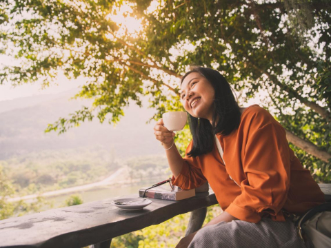 老公出轨女同事,董娘竟被踢出公司!她割腕不愿离婚,生死关头领悟:放掉不甘心,才能好好活 – 大保社
