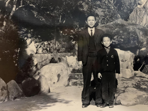 爸妈老后“最恐惧半夜接到电话”…23天内双亲相继离世，施昇辉：不再担心未接来电，心突然空了 – 大保社