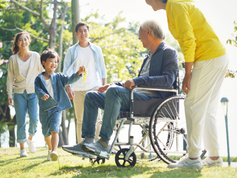 想陪孩子、又要顾失智父亲，中年后陷“蜡烛两头烧”难题…别让照顾压垮自己，这样做重拾笑颜 – 大保社