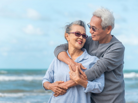 爱妻每周洗肾3次，他心疼照护到病倒！厮守40年别说拖累，“换做是我，你也会照顾我啊！” – 大保社