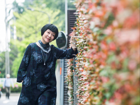 父罹思觉失调母失智,张曼娟“无力感像沙漏接不住”…独力照顾双亲7年才懂:这样就很好了 – 大保社