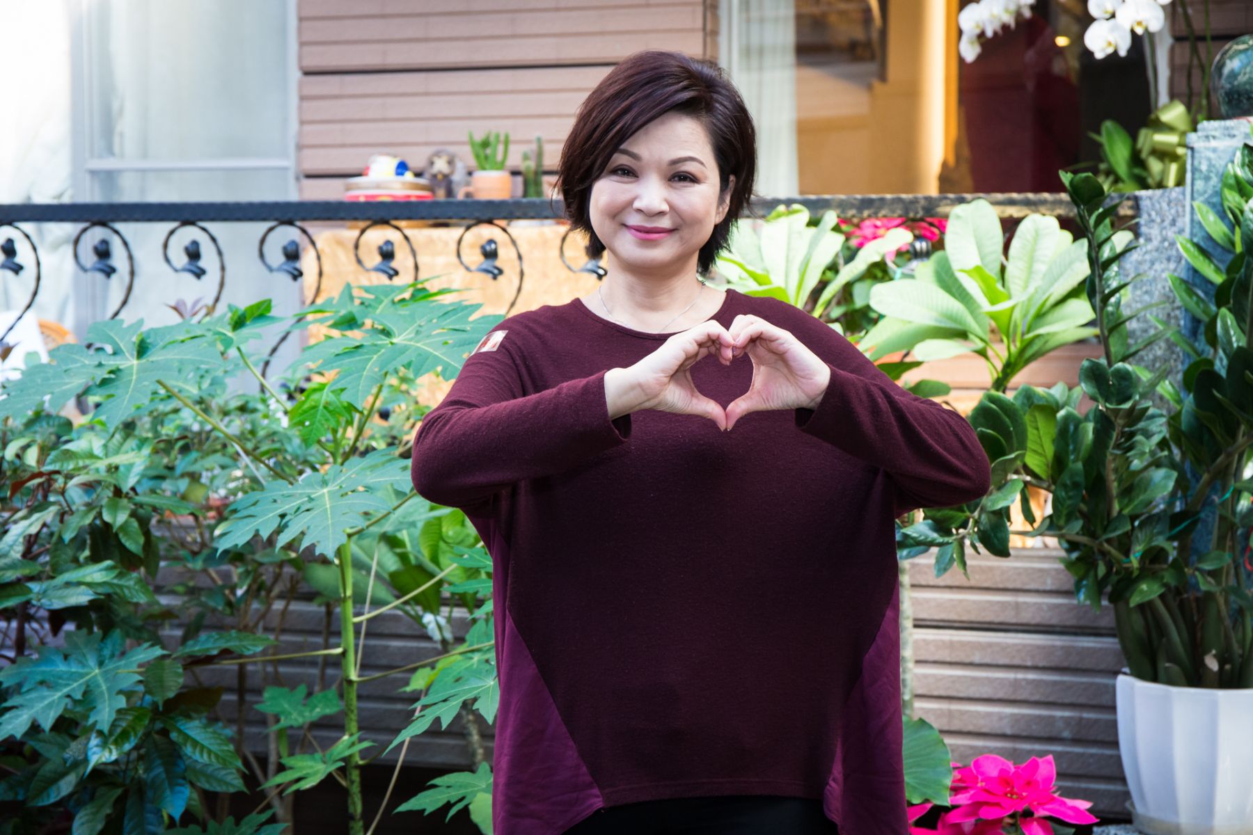 一度暂别演艺圈，只为照顾中风母！62岁杨贵媚年年生日许愿：哪天眼睛睁开，妈妈就站我面前 – 大保社