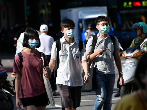 4.8亿份报告分析证实,打完疫苗有“9大症状”恐怕就中Omicron:其中第9点是确诊关键 – 大保社